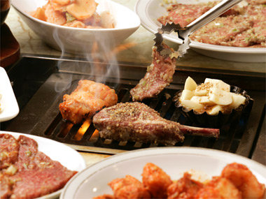 焼肉千里 三代目オーナーシェフがおすすめの焼き方を提案！