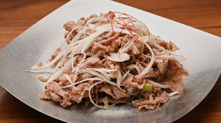 焼肉千里 網で焼く和牛