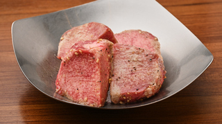 焼肉千里 炭火で焼き上げる和牛